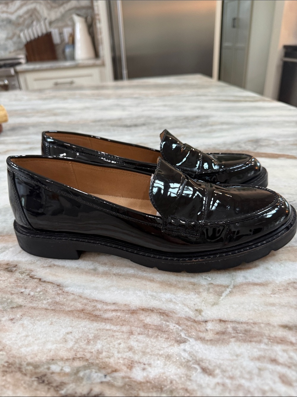 Women’s ROCKPORT sz 9.5 black patent leather slip ons casual loafer